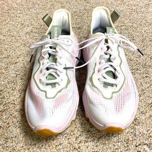 WOMEN'S SOREL KINETIC BREAKTHRU TECH LACE SNEAKER